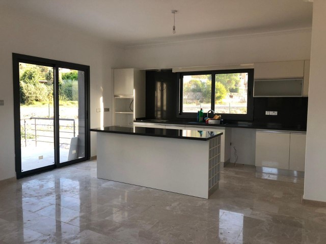 WUNDERSCHÖNE NEUE 4+1 VILLA IN ALSANCAK