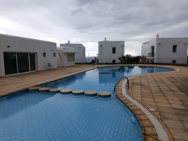 3 + 1 villa in a perfect complex in Karşıyaka