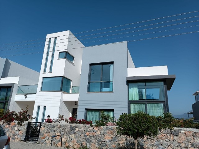 Beautiful 3 Bed Villa For Rent In Karsıyaka