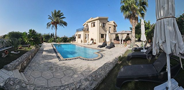 WUNDERBARE LUXURIÖSE 4+1 VILLA MIT PRIVATEM POOL