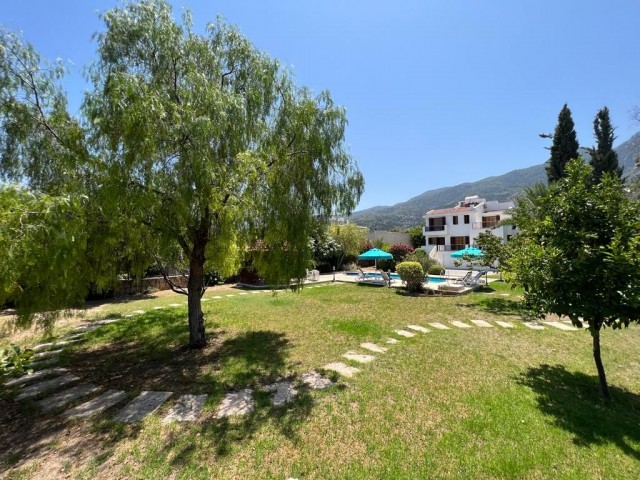 VILLA MIT 3 SCHLAFZIMMERN UND PRIVATEM POOL IN LAPTA