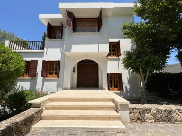  BEAUTİFUL 3 BEDROOM VİLLA WITH PRİVATE  POOL IN LAPTA