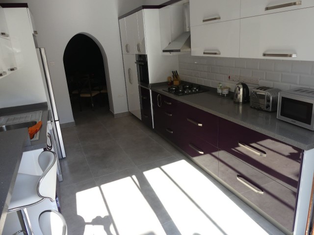 STUNNING REMODERNISED 3 BEDROOM CYPRUS HOUSE KYRENIA CENTRE