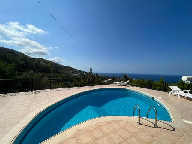 Exquisite Traditional Villa With Private Pool And Uninterrupted Views