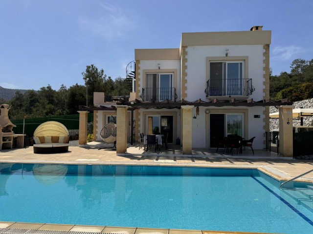 4 BEDROOM VILLA WITH PRIVATE POOL IN ESENTEPE