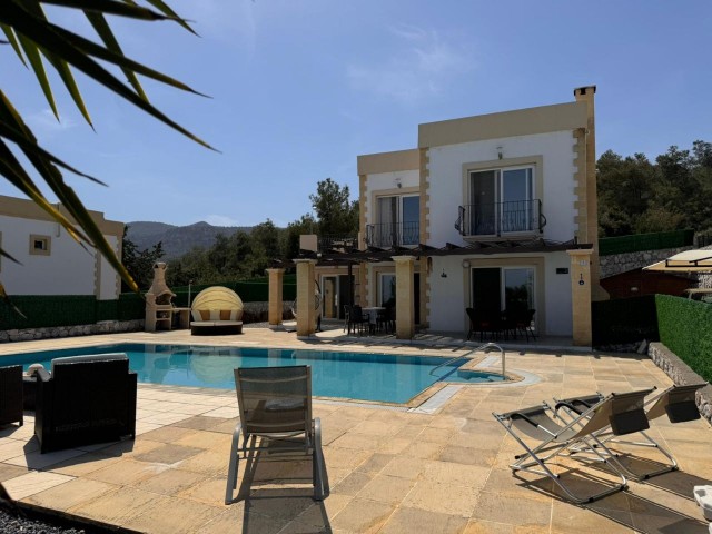 4 BEDROOM VILLA WITH PRIVATE POOL IN ESENTEPE