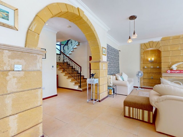 Fabulous  3 Bedroom Villa With Mountain Views 