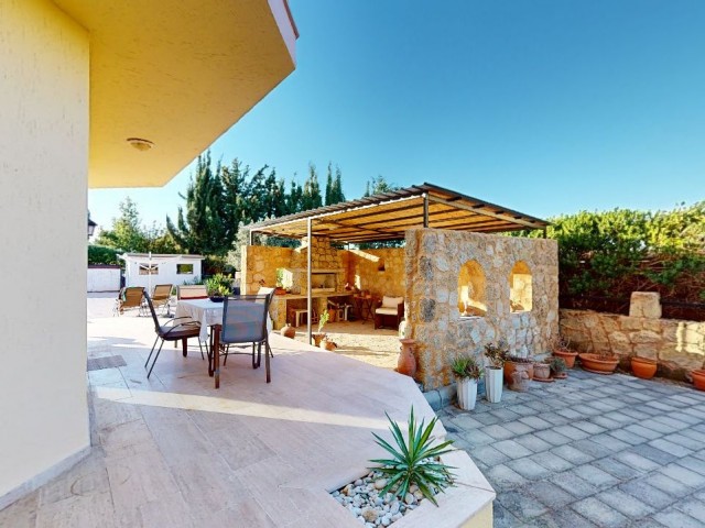 Fabulous 3 Bedroom Villa With Perfect Sea & Mountain Views 