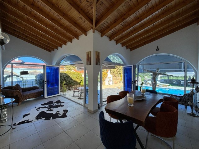 BEAUTİFUL  3+1  BUNGALOW İN KARŞIYAKA