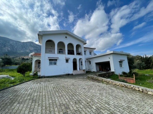 4+1 Villa With Large Land 