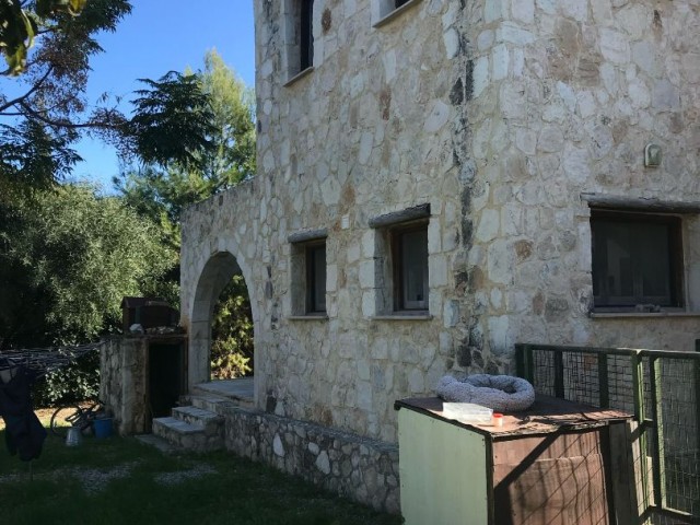 3 BEDROOM STONE HOUSE WITH LARGE LAND