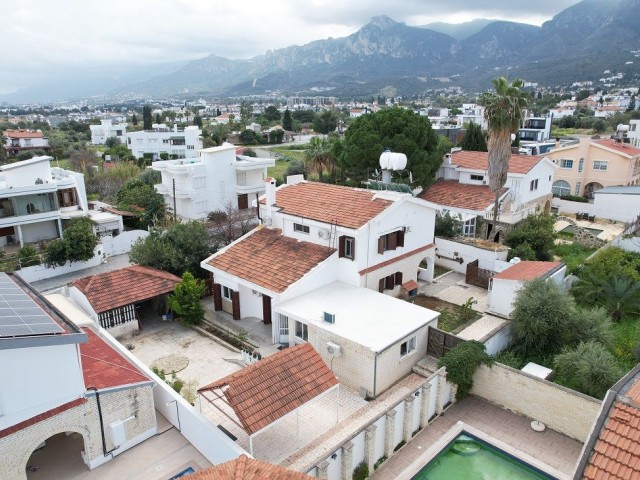 Wunderschöne Villa mit 4 Schlafzimmern in Edremit