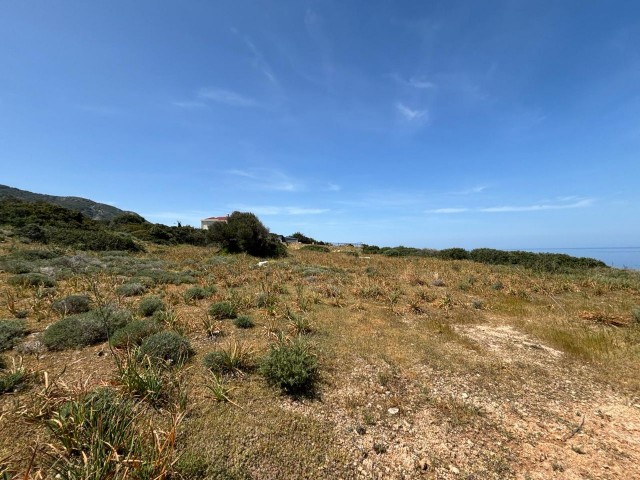 Grundstück zum Verkauf mit atemberaubendem Meer- und Bergblick