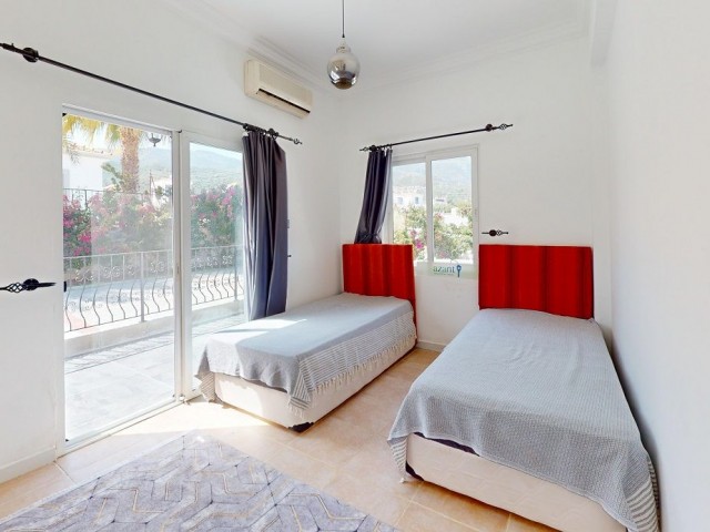 Великолепное бунгало с 4 спальнями в Алсанджаке