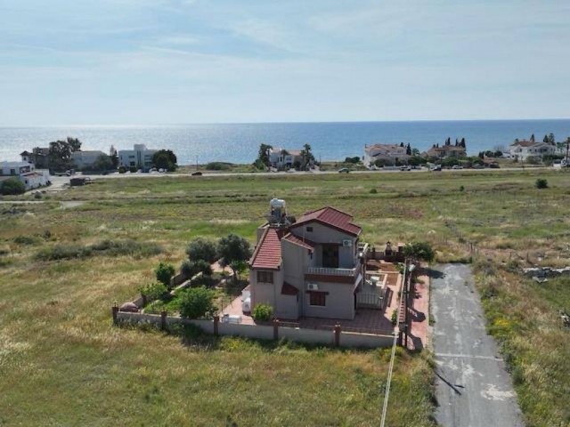 3-bedroom fully detached villa 100 meters from the sea in Iskele Boğaz