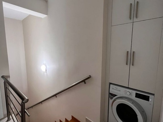 Duplex-Penthouse-Wohnung zum Verkauf in Yeniboğaziçi