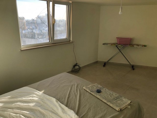 3+2 200 m2 Penthouse-Maisonette-Wohnung zum Verkauf im Zentrum von Famagusta