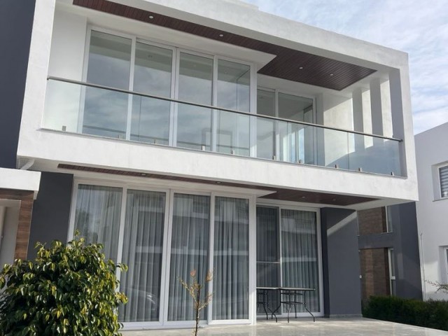 Denize sıfır site içerisinde 88+75m2 daire