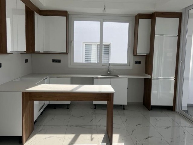 Denize sıfır site içerisinde 88+75m2 daire