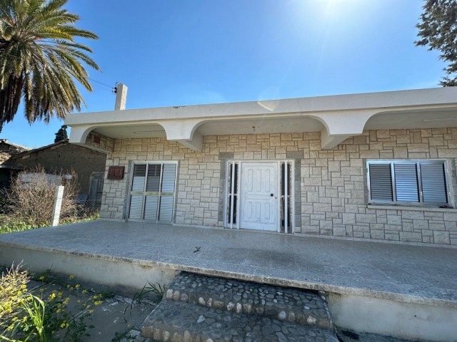 Detached house with 2.5 decare garden in Sütlüce