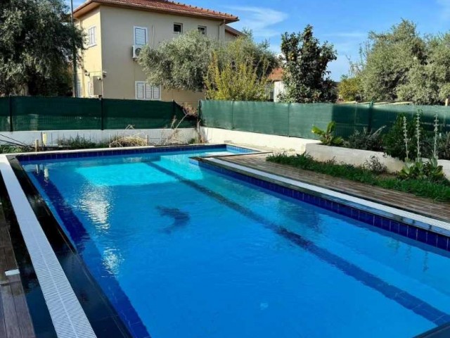 Girne Ozankoy'de satılık 3+1 havuzlu villa