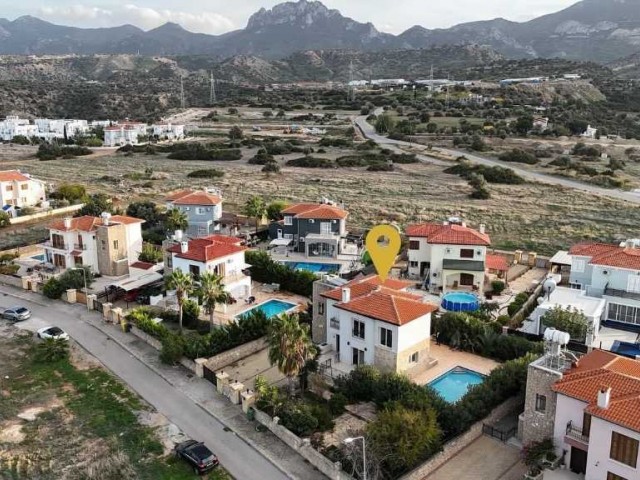 4+1 Villa mit Pool zum Verkauf in Kyrenia Catalköy