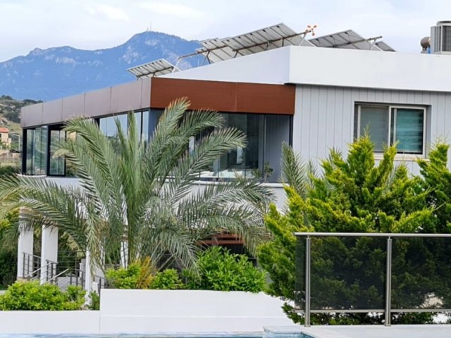 LUXUSVILLA 5+1 ZUM VERKAUF IN ALAGADİ