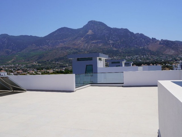 4+1 VILLA WITH PRIVATE POOL FOR SALE IN GIRNE KARSIYAKADA