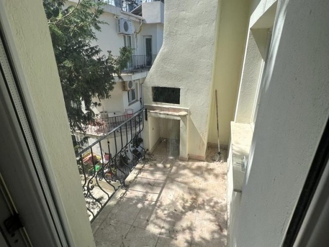 FLAT WITH COMMERCIAL PERMIT FOR SALE IN KYRENIA....
