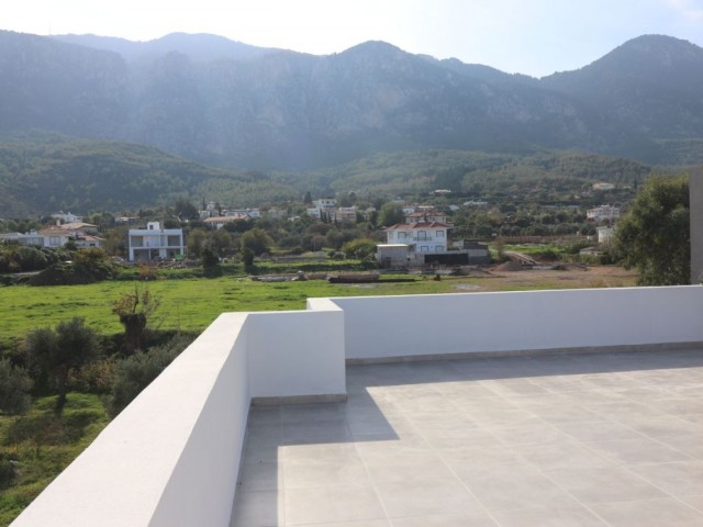 Luxury flat with large roof terrace and breathtaking views of the mountains and the sea