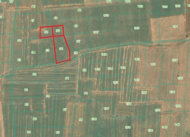 6.5 FELD MIT STRAßE IM DORF MORMENEKŞE ERKLÄREN