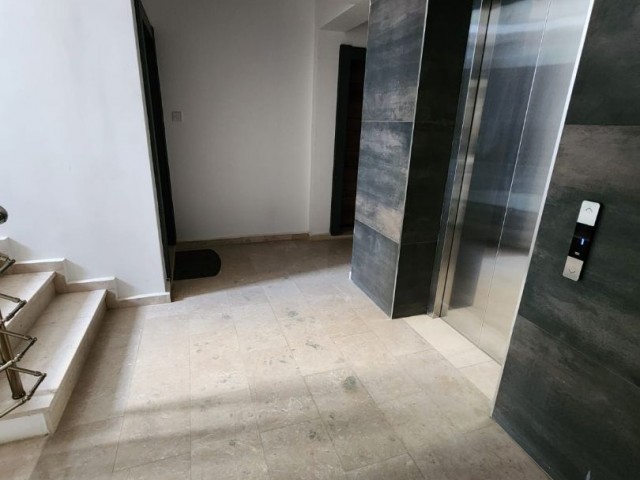 2+1 FLAT FOR SALE IN İSKELE LONGBEACH