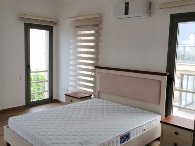 girne zeytinlikte mükemmel eşyalı 3+1 ful eşyalı villa 