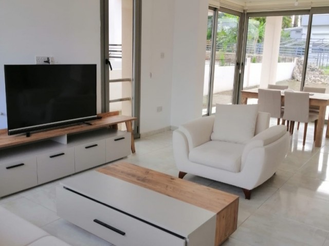 girne zeytinlikte mükemmel eşyalı 3+1 ful eşyalı villa 