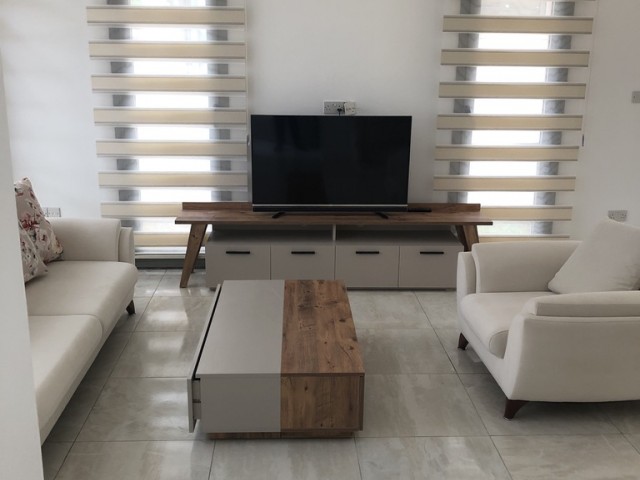 girne zeytinlikte mükemmel eşyalı 3+1 ful eşyalı villa 