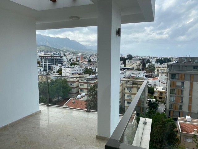 Girne merkezde lüx 3+1 penthouse  dublex  daire