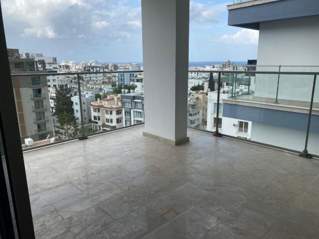 Girne merkezde lüx 3+1 penthouse  dublex  daire