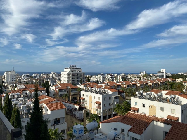 2+1 PENTHOUSE IM ZENTRUM VON KYRENIA ** 