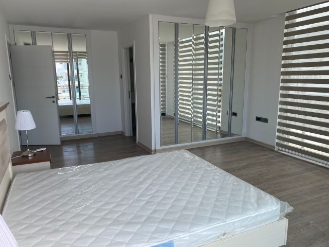 GİRNE MERKEZDE LÜX EŞYALI 3+1 DUBLEX PENTHOUSE