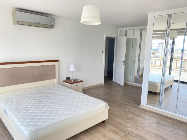 GİRNE MERKEZDE LÜX EŞYALI 3+1 DUBLEX PENTHOUSE