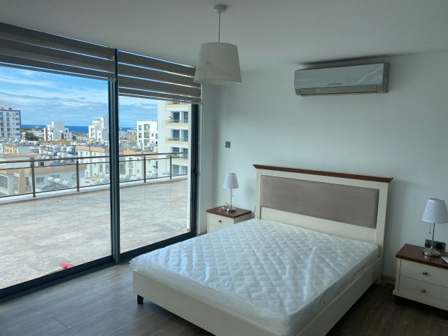 IM ZENTRUM VON KYRENIA GELEGEN 3 + 1 DOPPELZIMMER LLOGARA PENTHOUSE ** 