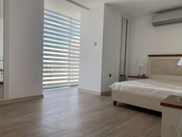 GİRNE MERKEZDE LÜX EŞYALI 3+1 DUBLEX PENTHOUSE