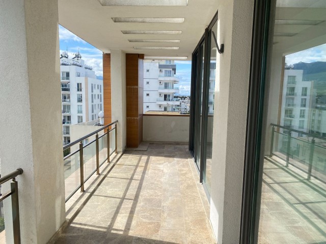 GİRNE MERKEZDE LÜX EŞYALI 3+1 DUBLEX PENTHOUSE