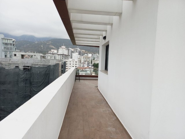 Fully Furnished 3+1 Luxurious Penthouse In The Center Of Kyrenia
