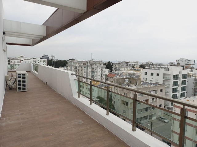 Fully Furnished 3+1 Luxurious Penthouse In The Center Of Kyrenia