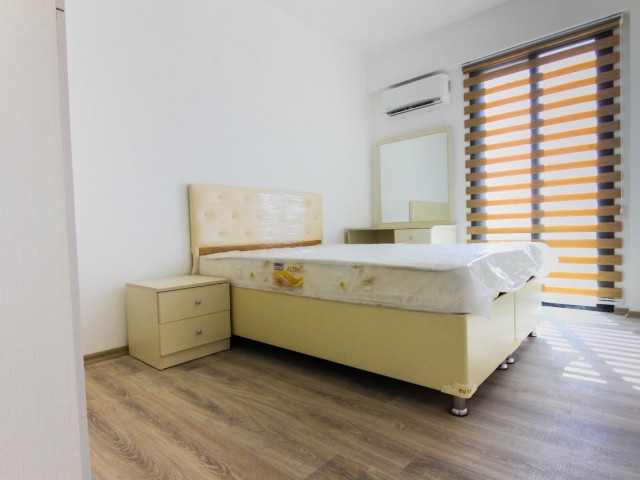 VOLL MÖBLIERTES 2 + 1 PENTHOUSE IM ZENTRUM VON KYRENIA ** 