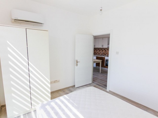 VOLL MÖBLIERTES 2 + 1 PENTHOUSE IM ZENTRUM VON KYRENIA ** 