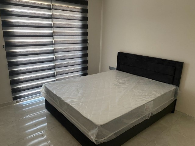 IM ZENTRUM VON KYRENIA 3+1 NULL WOHNUNG MIT LLOGARA MÖBLIERT ** 