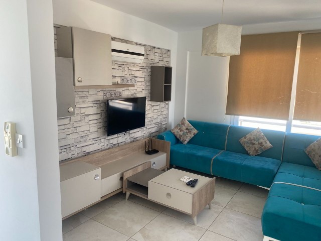 AUSGEZEICHNETE AUSSICHT UND AUSGEZEICHNETE LAGE IM ZENTRUM VON KYRENIA, 2+1 PENTHOUSE MÖBLIERT ** 