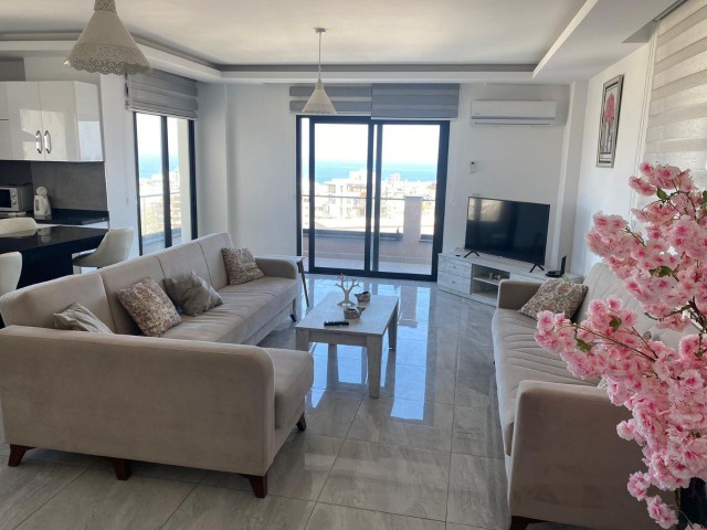 2+1 Penthouse Zu Vermieten In Kyrenia Zentrum ** 